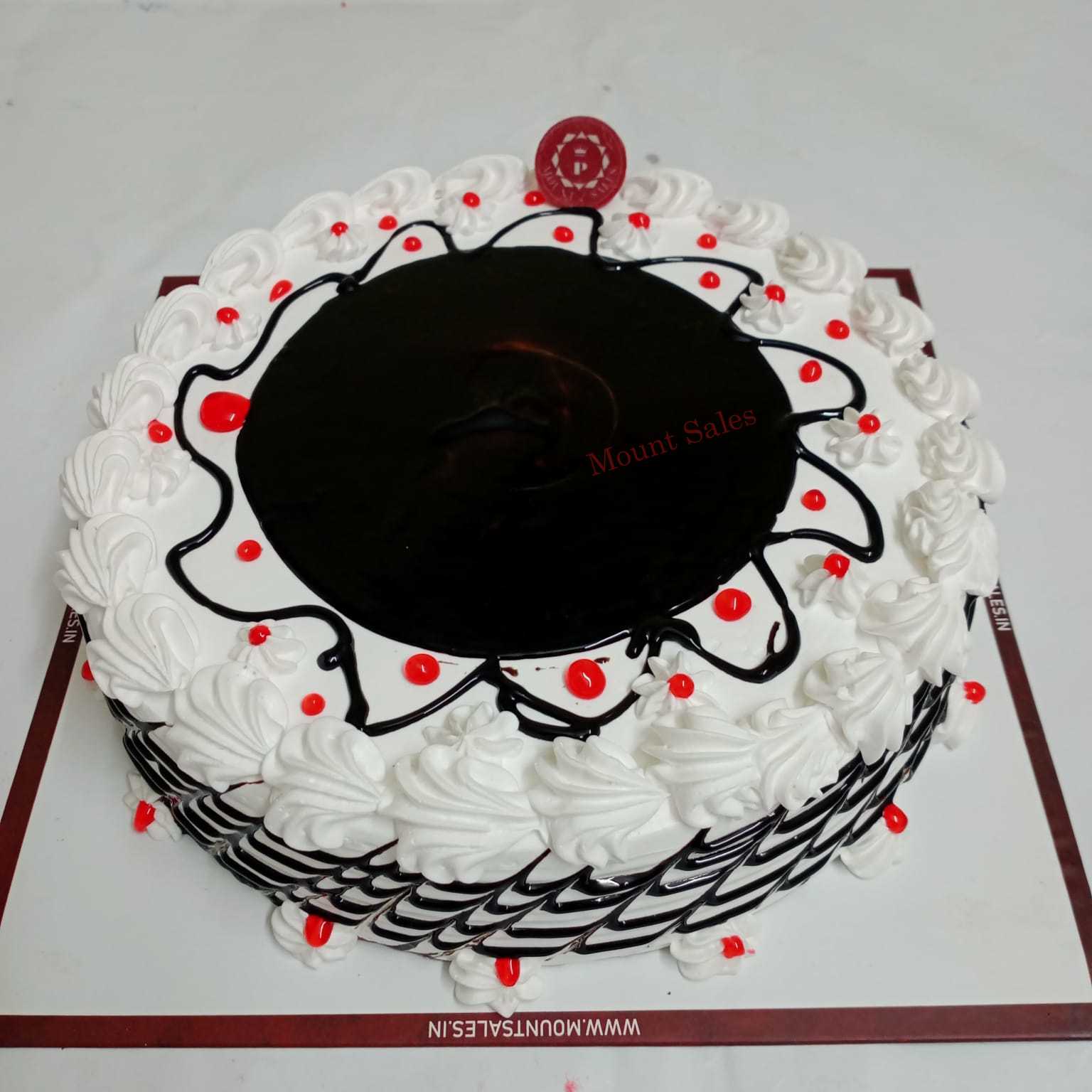 Premium RED N White Velvet Cake